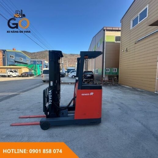 jkvforklift-xe-nang-dien-dung-lai-Toyota-geneo-r-5