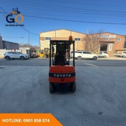 jkvforklift-xe-nang-dien-toyota-1.7-tan-2