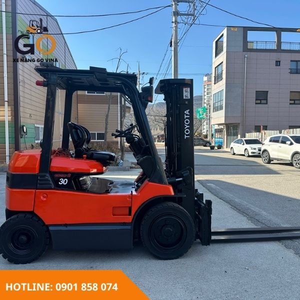 jkvforklift-xe-nang-dien-toyota-7fb30-1