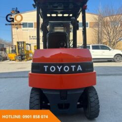 jkvforklift-xe-nang-dien-toyota-7fb30-4