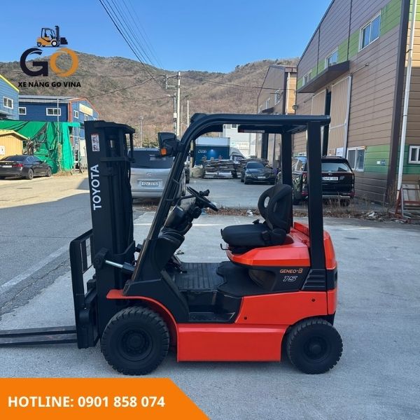 jkvforklift-xe-nang-dien-toyota-7fbl15-1