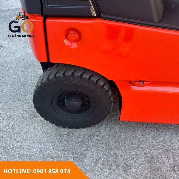 jkvforklift-xe-nang-dien-toyota-7fbl15-4