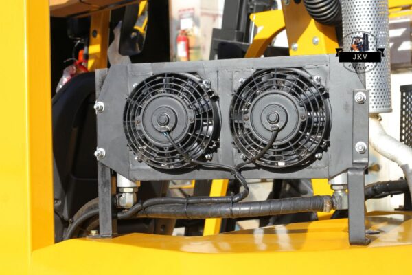 jkvforklift-dau-hieu-ket-nuoc-xe-nang-bi-hong-2