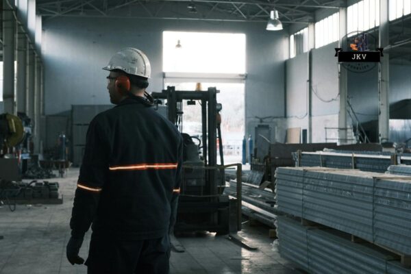 jkvforklift-xe-nang-dien-cho-nganh-san-xuat-thep-5