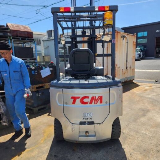 jkvforklift-xe-nang-dien-tcm-fb30-7-4